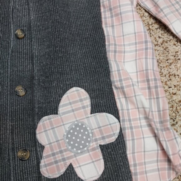 3653 Size Large Thread & Supply Upcycled Shacket in Grey and Pink. - Picture 2 of 7